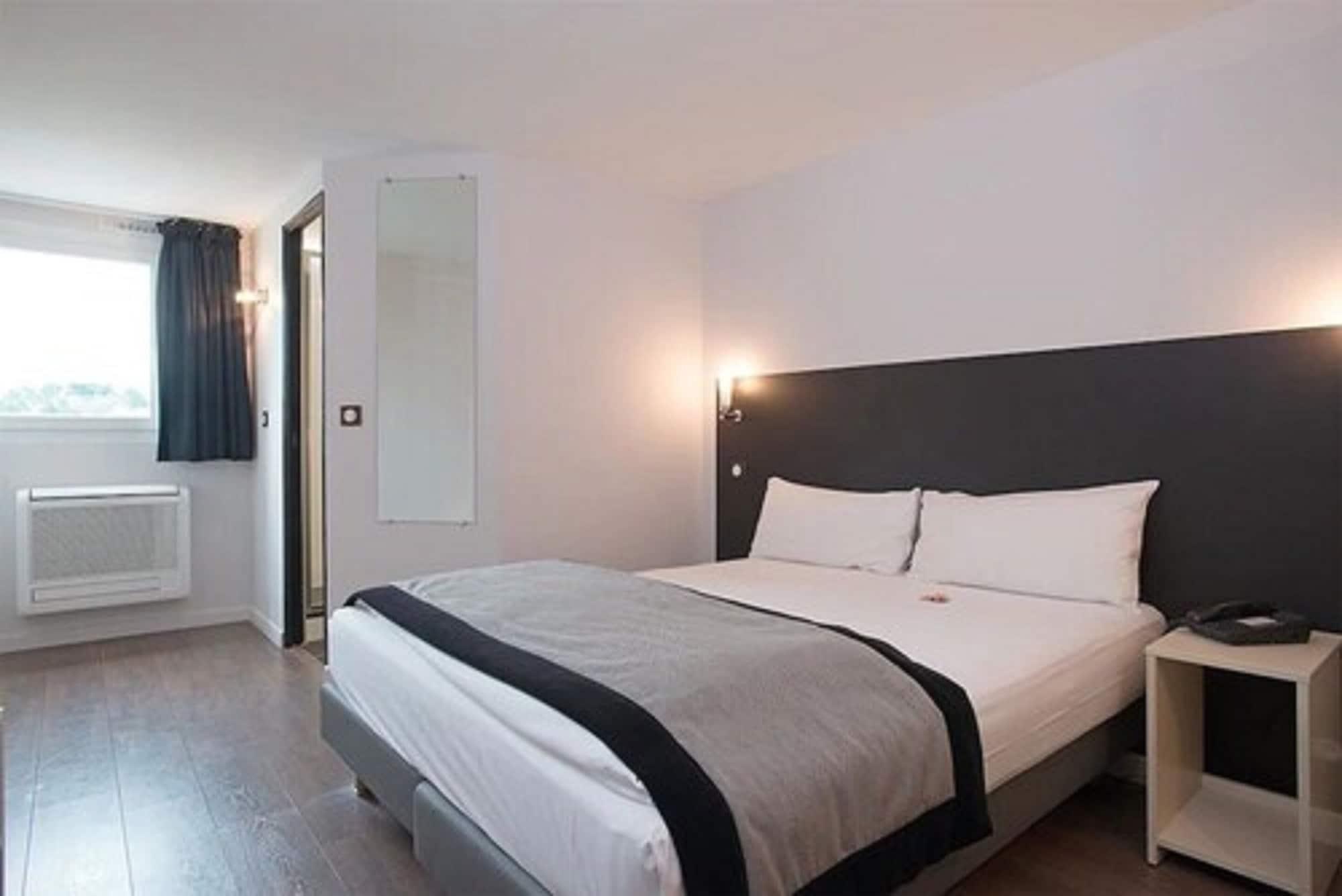 Hotel L'Amandier Нантерр Екстер'єр фото