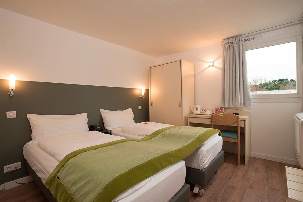 Hotel L'Amandier Нантерр Екстер'єр фото
