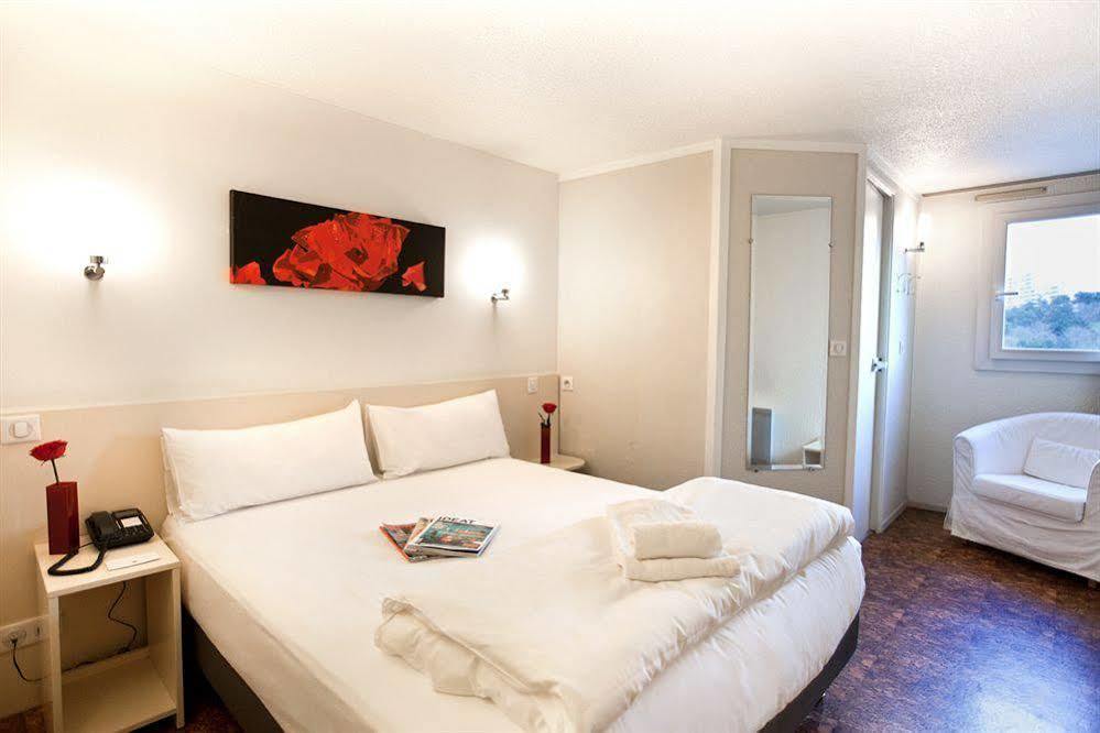 Hotel L'Amandier Нантерр Екстер'єр фото